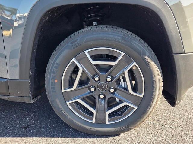 new 2026 Jeep Cherokee car, priced at $38,172