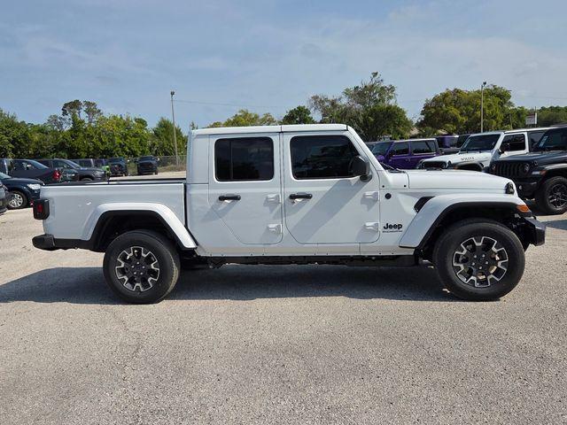 new 2026 Jeep Gladiator car, priced at $41,007