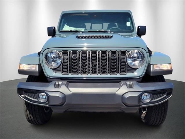 new 2025 Jeep Gladiator car, priced at $40,452