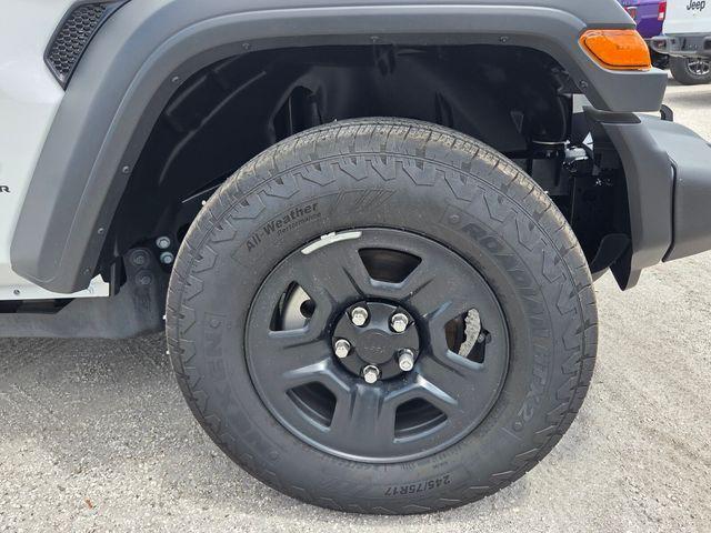 new 2026 Jeep Wrangler car, priced at $33,578
