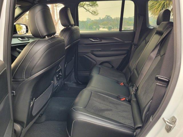 new 2025 Jeep Grand Cherokee car, priced at $40,000