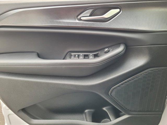 new 2025 Jeep Grand Cherokee car, priced at $40,000