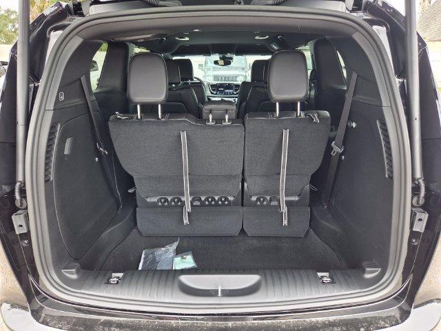 new 2027 Chrysler Pacifica car, priced at $43,700