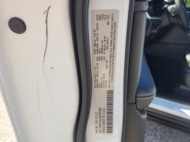 new 2025 Jeep Grand Cherokee car, priced at $36,999