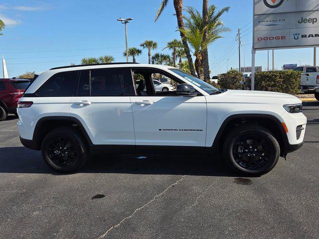 new 2025 Jeep Grand Cherokee car, priced at $32,029