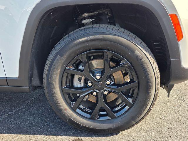 new 2025 Jeep Grand Cherokee car, priced at $32,029