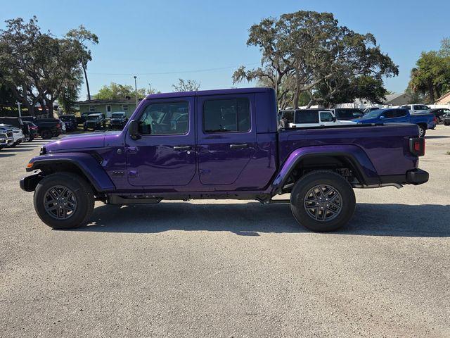 new 2026 Jeep Gladiator car, priced at $38,215