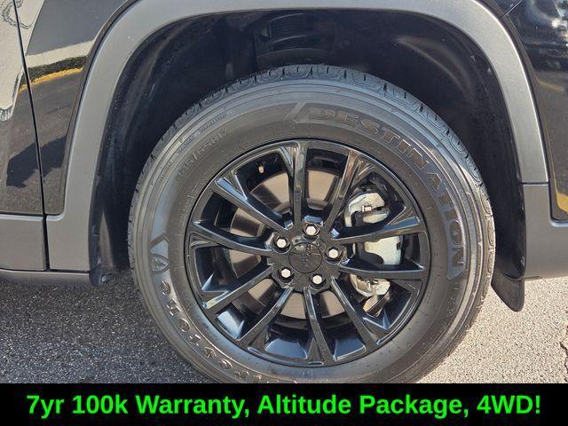used 2023 Jeep Cherokee car, priced at $26,999