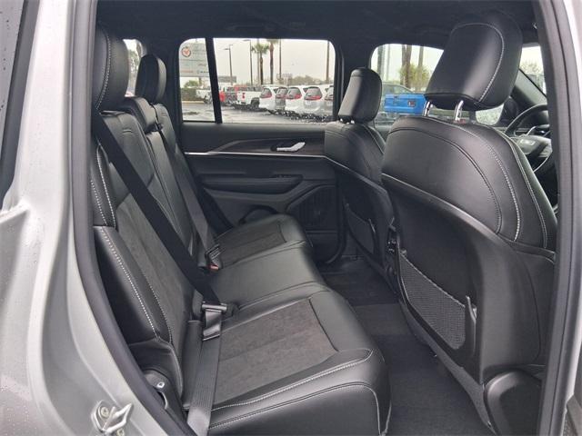 new 2026 Jeep Grand Cherokee car, priced at $42,356