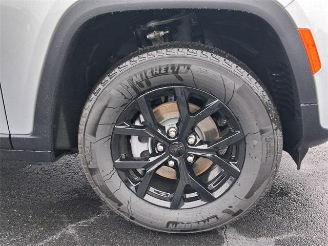 new 2026 Jeep Grand Cherokee car, priced at $42,356