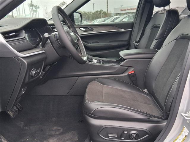 new 2026 Jeep Grand Cherokee car, priced at $42,356