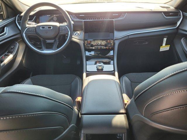 new 2025 Jeep Grand Cherokee car, priced at $35,706