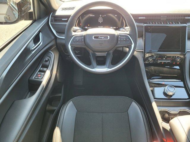 new 2025 Jeep Grand Cherokee car, priced at $35,706