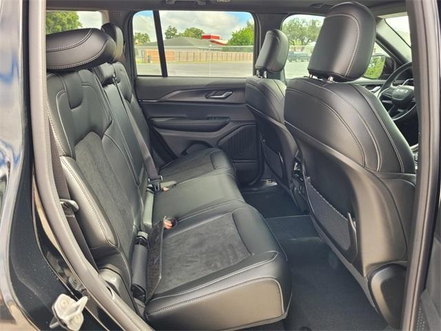 new 2025 Jeep Grand Cherokee car, priced at $34,780