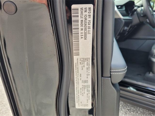 new 2025 Jeep Grand Cherokee car, priced at $34,780