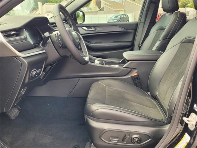 new 2025 Jeep Grand Cherokee car, priced at $34,780