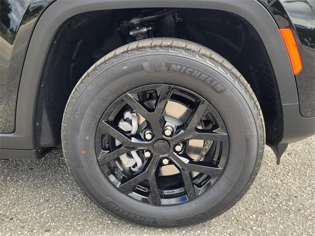 new 2025 Jeep Grand Cherokee car, priced at $34,780