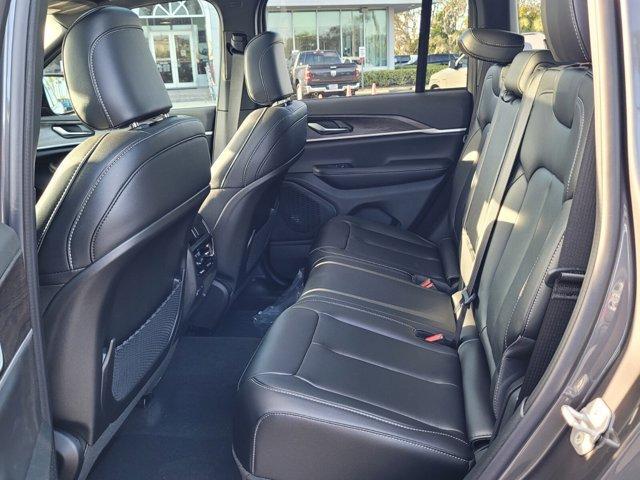 new 2025 Jeep Grand Cherokee car, priced at $42,307