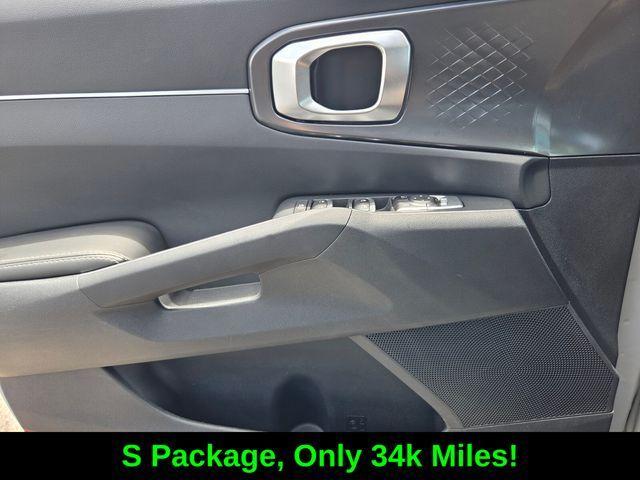used 2024 Kia Sorento car, priced at $27,500