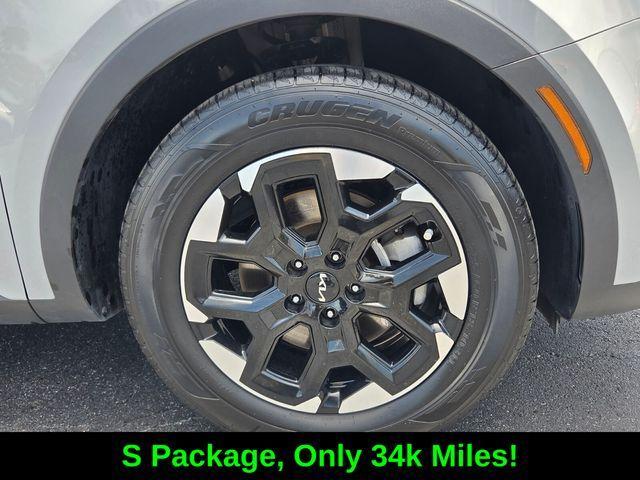 used 2024 Kia Sorento car, priced at $27,500