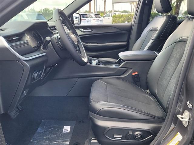 new 2025 Jeep Grand Cherokee car, priced at $37,747