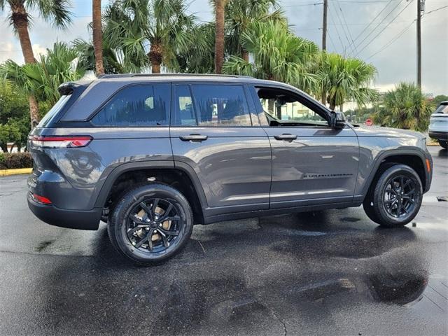 new 2025 Jeep Grand Cherokee car, priced at $37,747