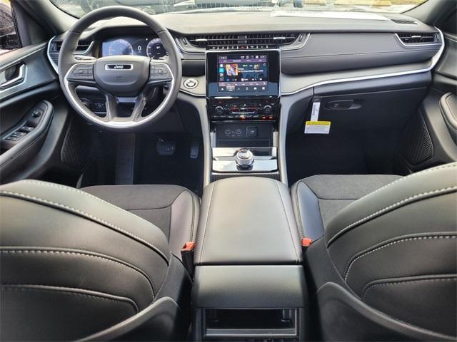 new 2025 Jeep Grand Cherokee car, priced at $37,747