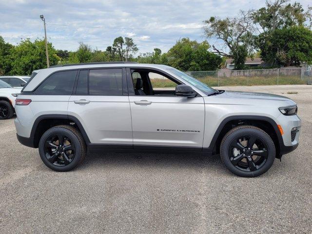 new 2025 Jeep Grand Cherokee car, priced at $41,388