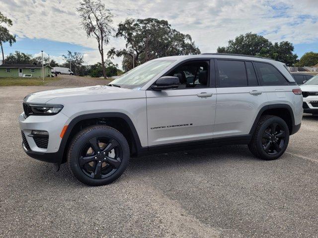 new 2025 Jeep Grand Cherokee car, priced at $41,388