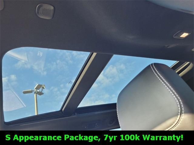 used 2023 Chrysler Pacifica car, priced at $35,995