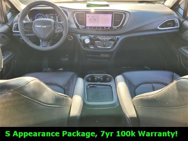 used 2023 Chrysler Pacifica car, priced at $35,995