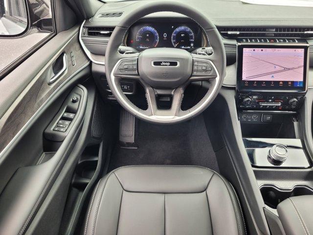 new 2025 Jeep Grand Cherokee car, priced at $38,299