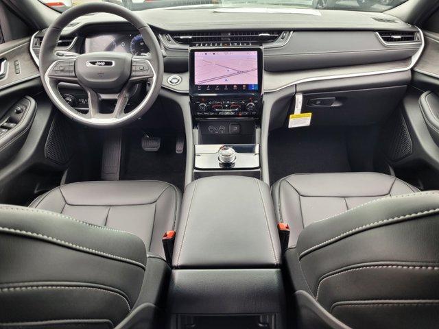 new 2025 Jeep Grand Cherokee car, priced at $38,299