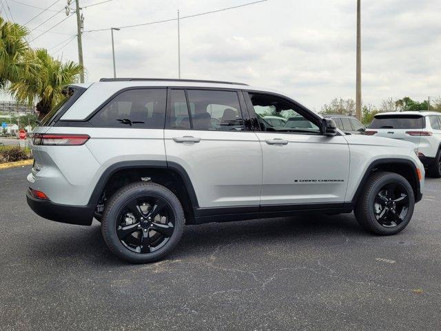 new 2025 Jeep Grand Cherokee car, priced at $38,299
