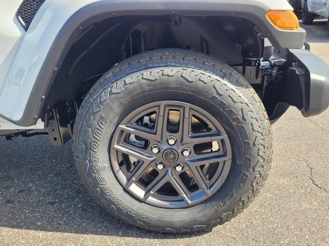 new 2026 Jeep Gladiator car, priced at $42,856