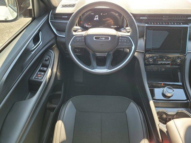 new 2025 Jeep Grand Cherokee car, priced at $35,680