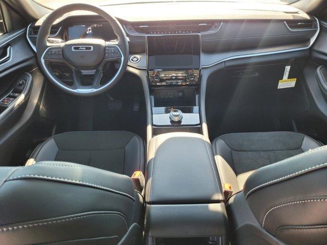 new 2025 Jeep Grand Cherokee car, priced at $35,680