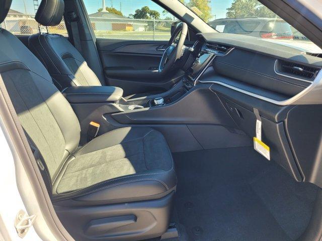 new 2025 Jeep Grand Cherokee car, priced at $35,680