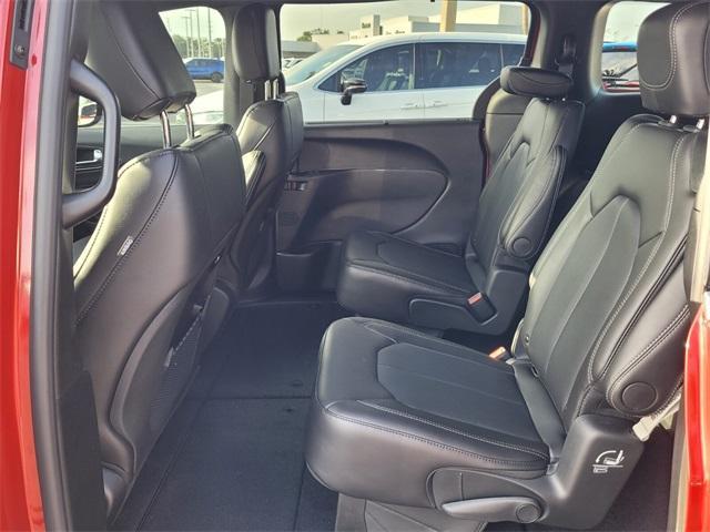 new 2026 Chrysler Pacifica car, priced at $39,415