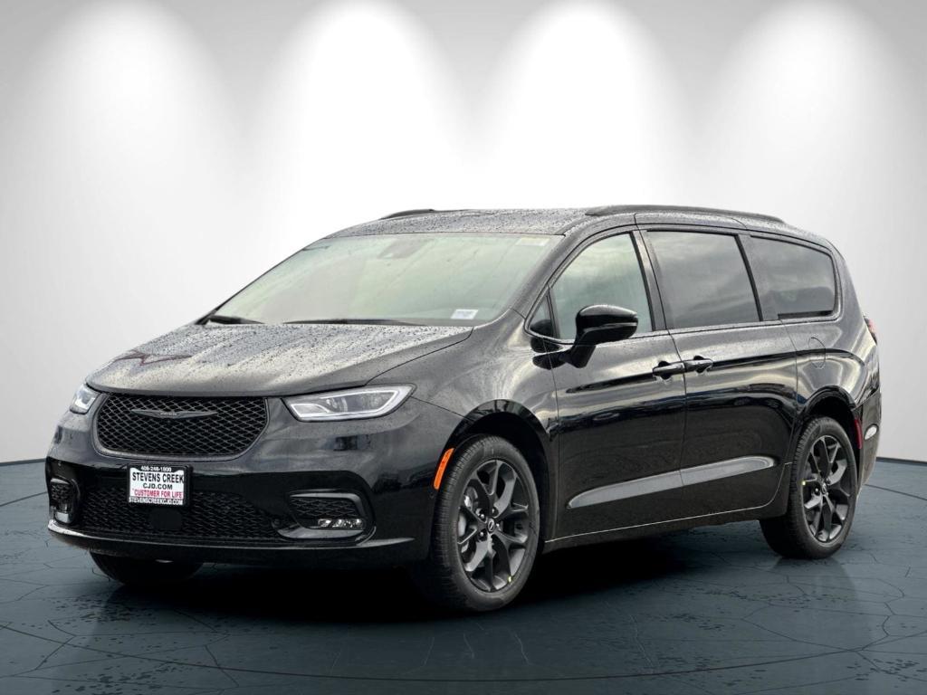 new 2026 Chrysler Pacifica car, priced at $52,725