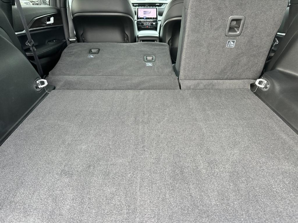 new 2025 Jeep Grand Cherokee car, priced at $53,735