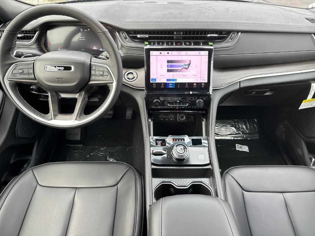 new 2025 Jeep Grand Cherokee car, priced at $53,735