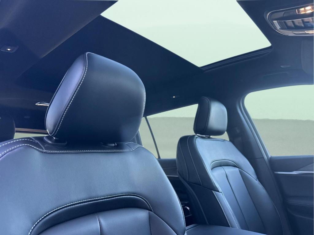 new 2025 Jeep Grand Cherokee L car