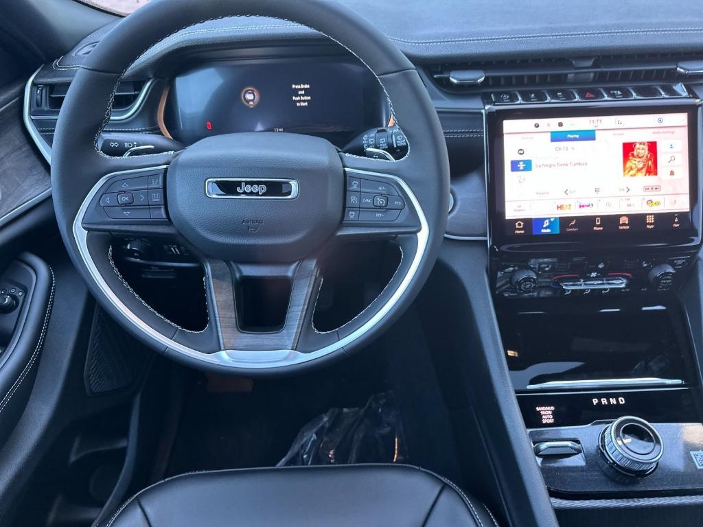 new 2025 Jeep Grand Cherokee L car