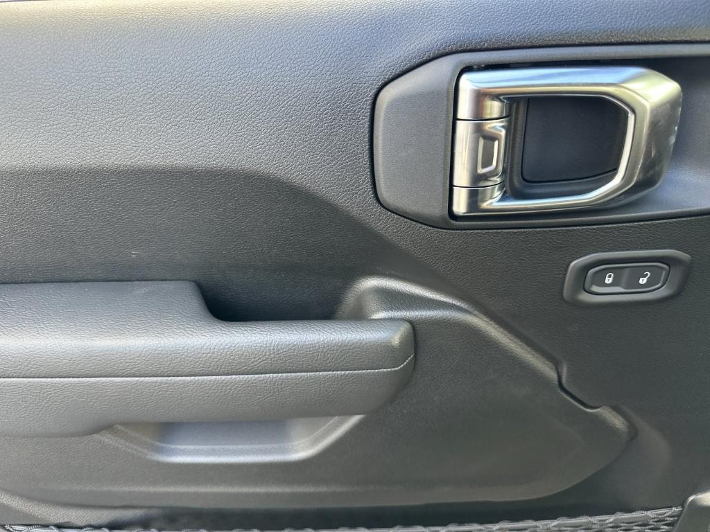 new 2025 Jeep Wrangler car