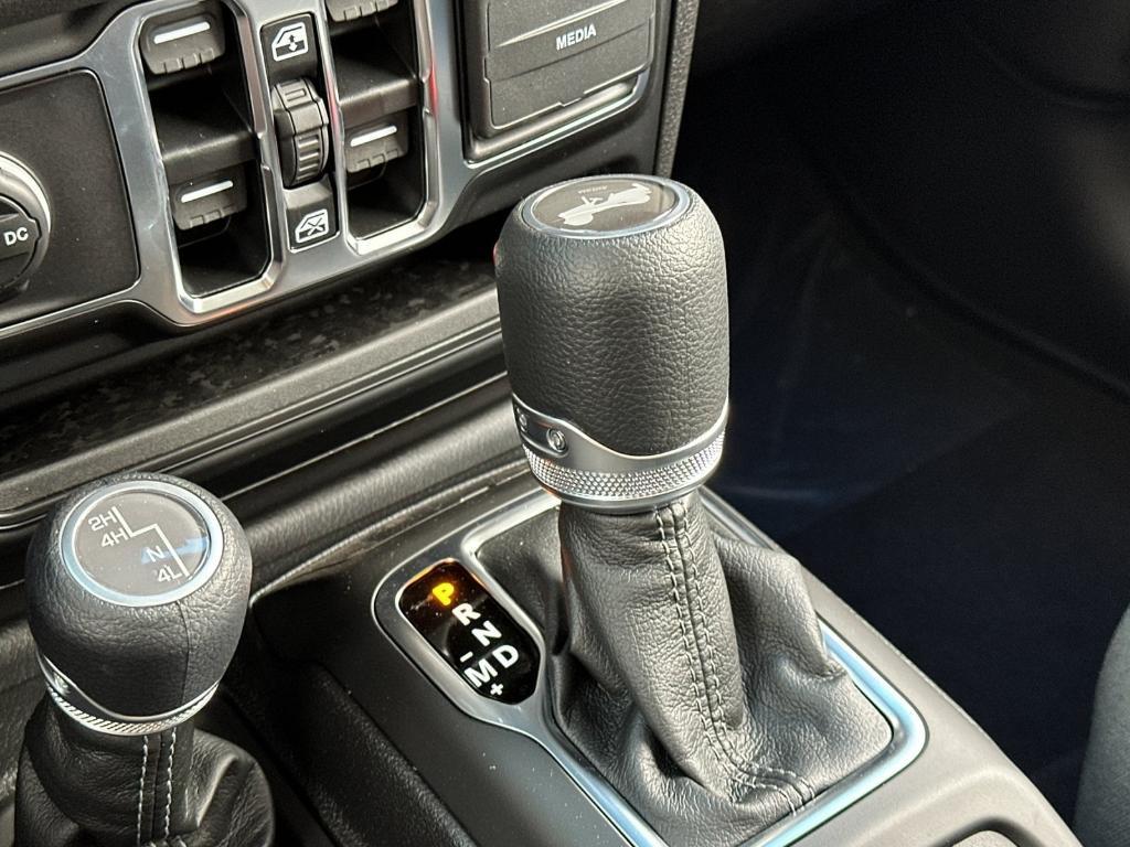 new 2025 Jeep Wrangler car