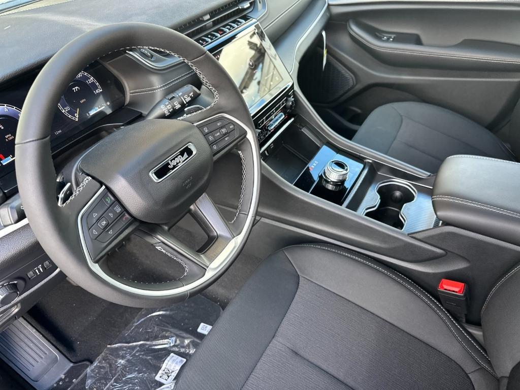 new 2025 Jeep Grand Cherokee L car, priced at $46,670