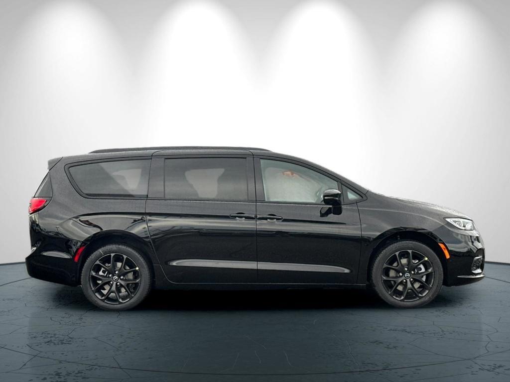 new 2026 Chrysler Pacifica car, priced at $58,930