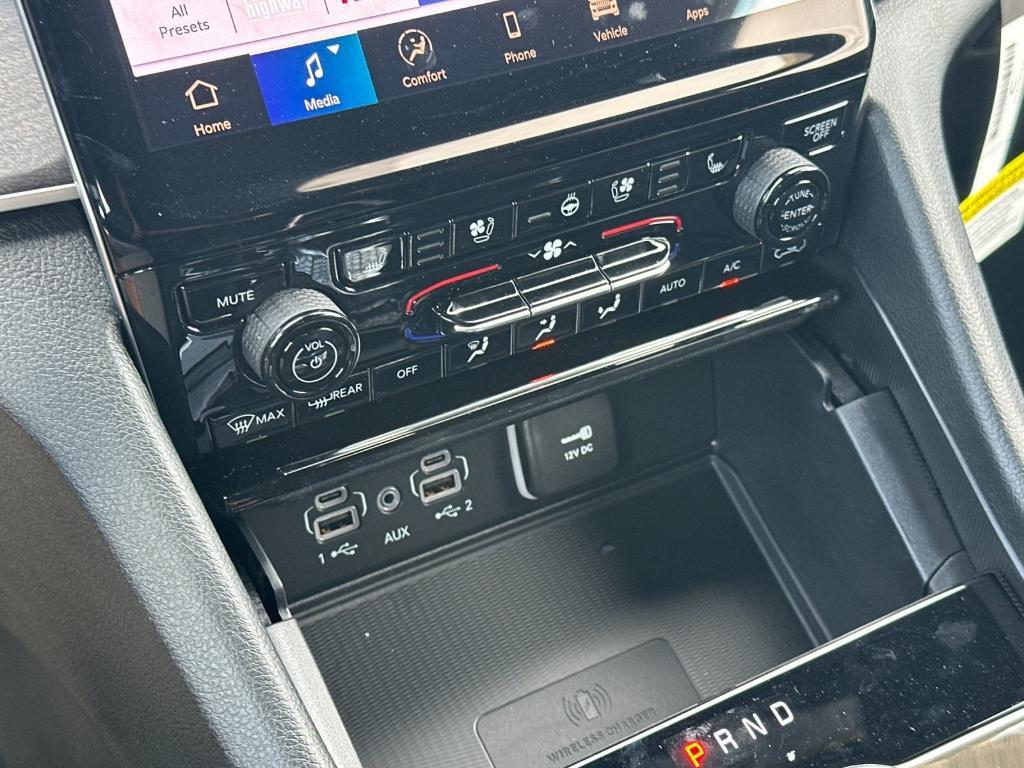 new 2025 Jeep Grand Cherokee car, priced at $55,660