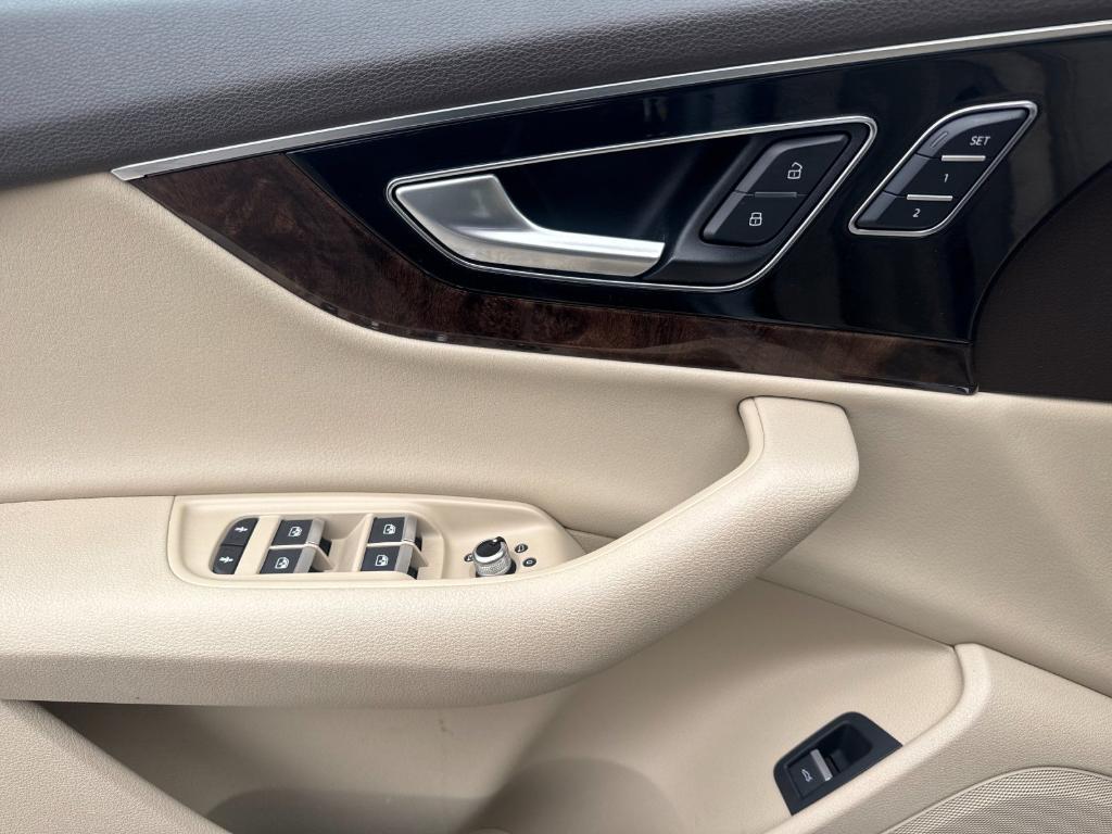 used 2017 Audi Q7 car, priced at $18,689